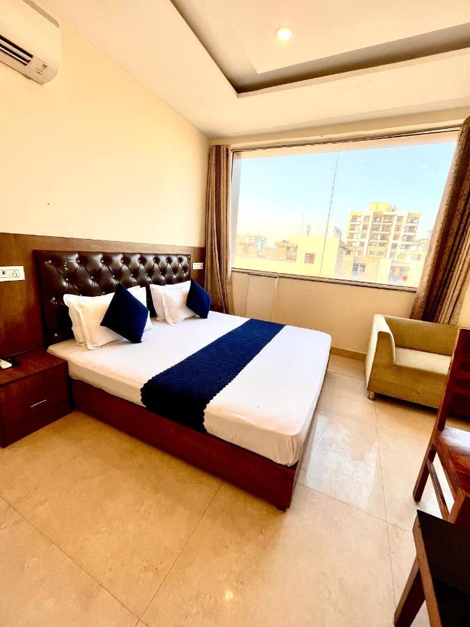 Hotel Woodcrest Zirakpur Chandigarh- Best Family Hotel - Luxurious Rooms - Unit Of Sidham Group Luaran gambar