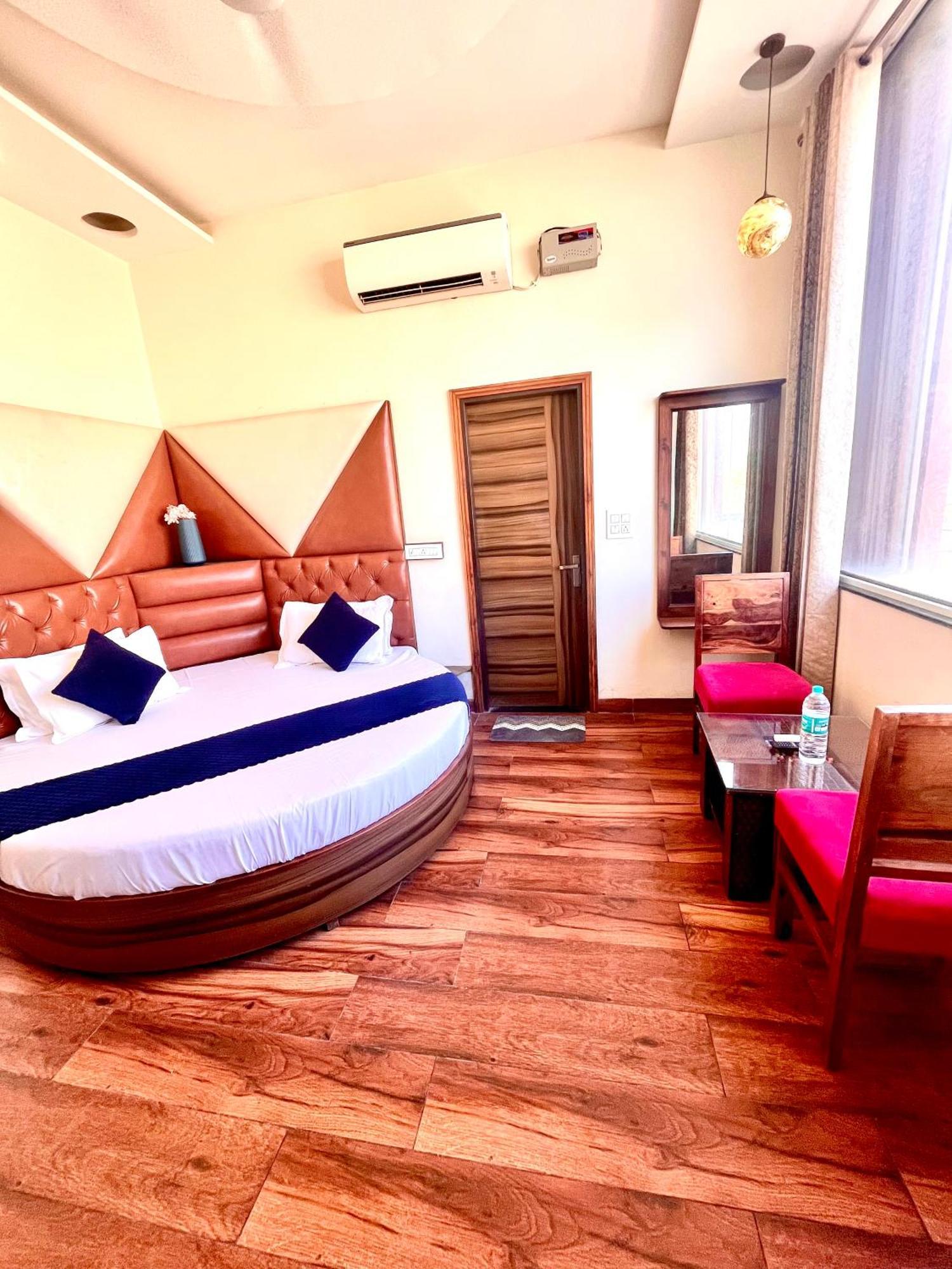 Hotel Woodcrest Zirakpur Chandigarh- Best Family Hotel - Luxurious Rooms - Unit Of Sidham Group Luaran gambar