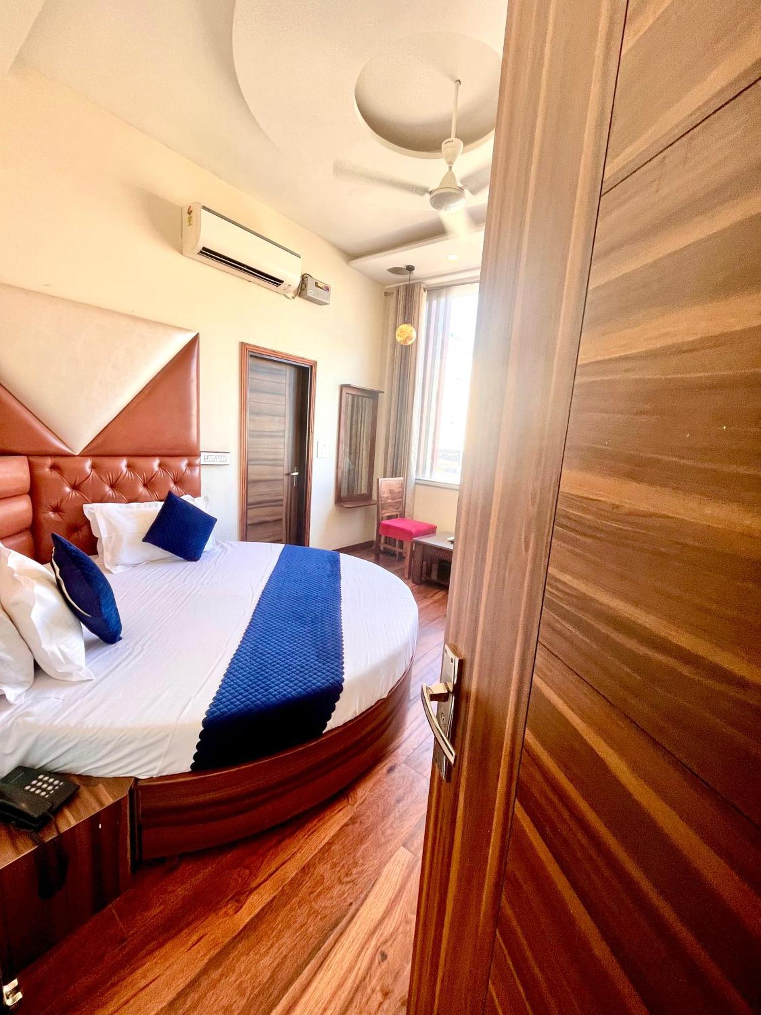 Hotel Woodcrest Zirakpur Chandigarh- Best Family Hotel - Luxurious Rooms - Unit Of Sidham Group Luaran gambar