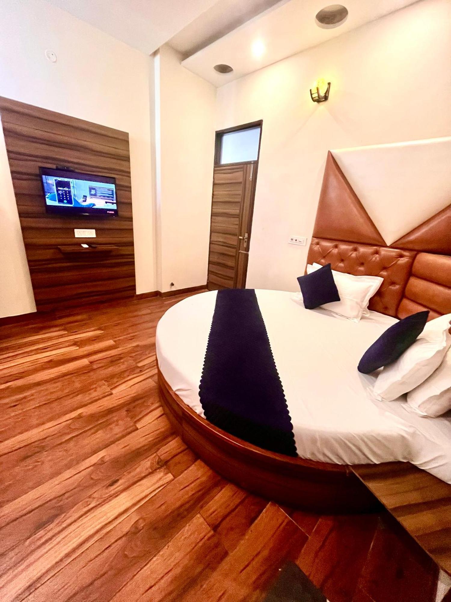 Hotel Woodcrest Zirakpur Chandigarh- Best Family Hotel - Luxurious Rooms - Unit Of Sidham Group Luaran gambar