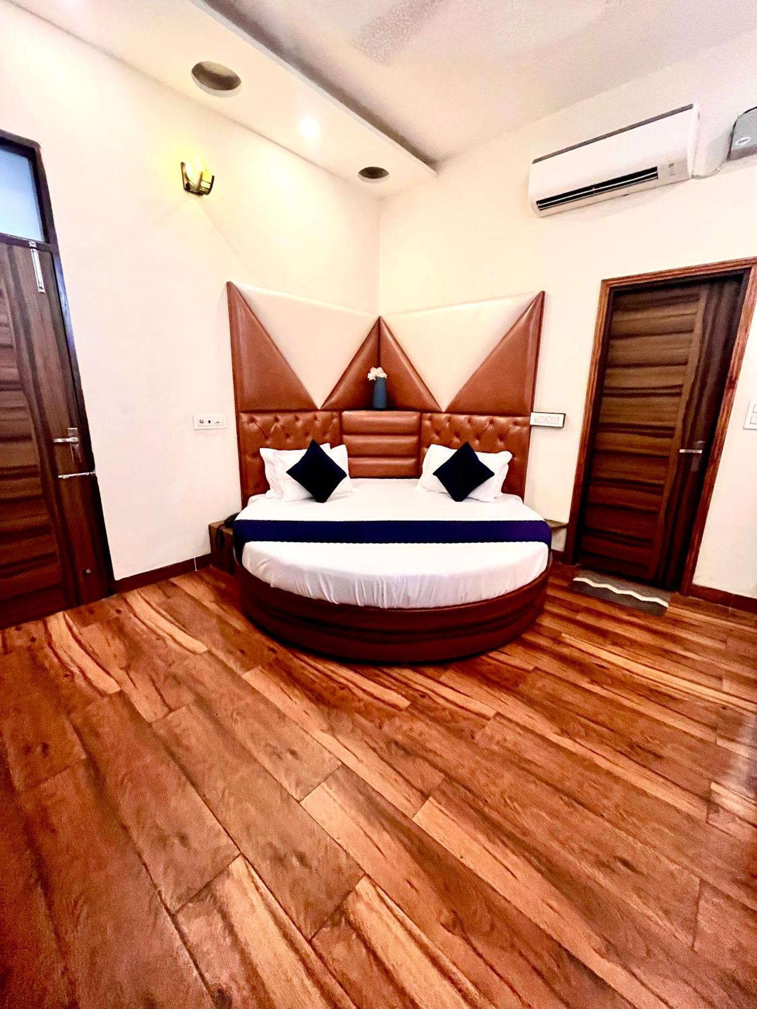 Hotel Woodcrest Zirakpur Chandigarh- Best Family Hotel - Luxurious Rooms - Unit Of Sidham Group Luaran gambar